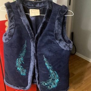 Denim & Co Peacock vest with embroidered peacock feathers and faux fur trim.